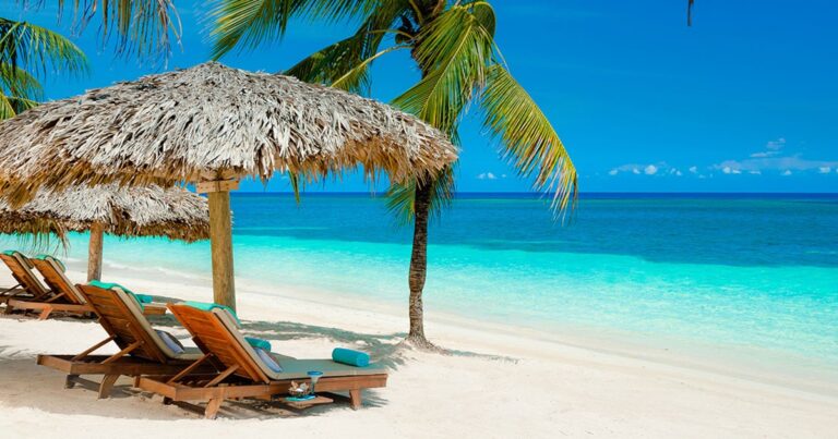 beach 768x403